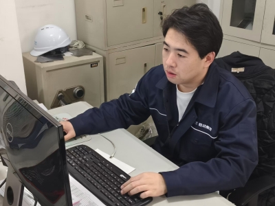 雙線作戰勇（yǒng）擔當  攻堅克難顯本色 &mdash;&mdash;記電機電氣廠技（jì）術組長兼生產組長（zhǎng）陳嘉奇